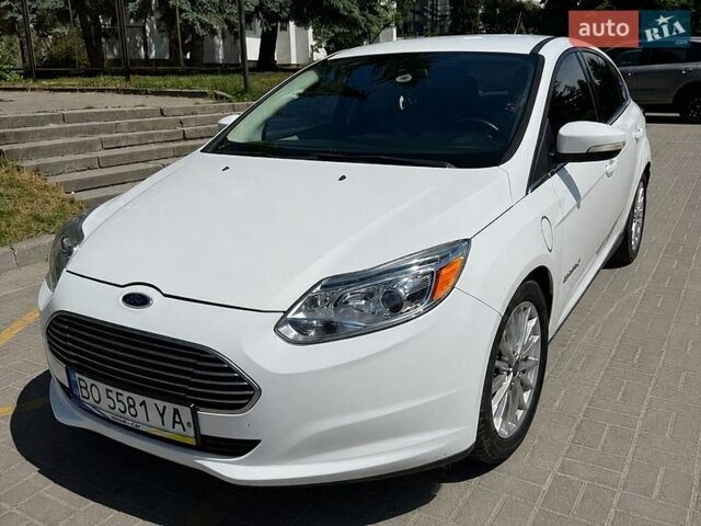 Білий Форд Фокус, об'ємом двигуна 0 л та пробігом 72 тис. км за 8700 $, фото 1 на Automoto.ua
