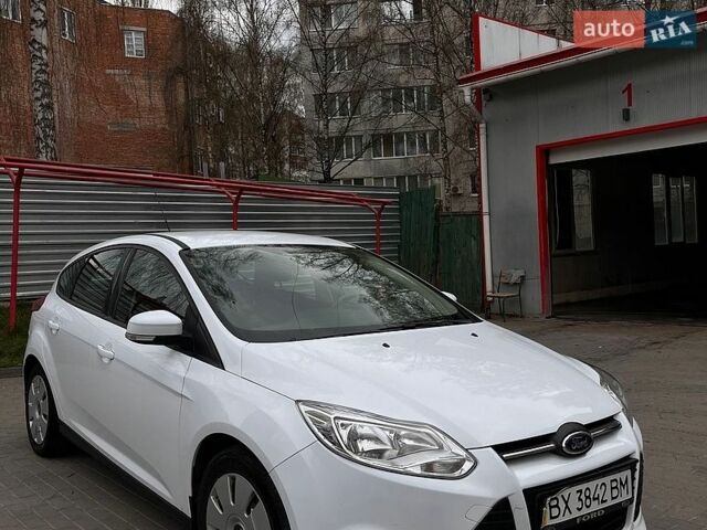 Белый Форд Фокус, объемом двигателя 1 л и пробегом 128 тыс. км за 5000 $, фото 1 на Automoto.ua
