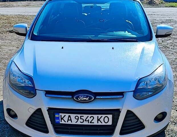 Белый Форд Фокус, объемом двигателя 2 л и пробегом 165 тыс. км за 7000 $, фото 1 на Automoto.ua