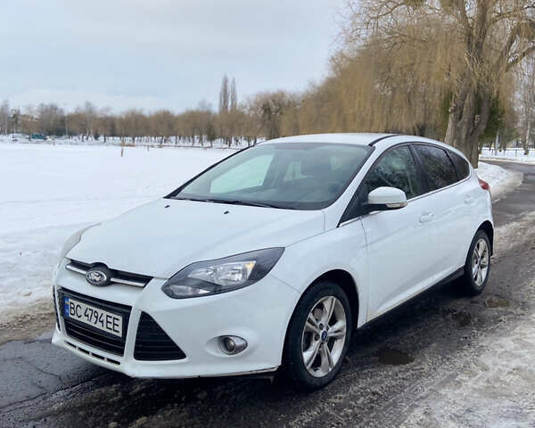 Белый Форд Фокус, объемом двигателя 1 л и пробегом 295 тыс. км за 5900 $, фото 1 на Automoto.ua