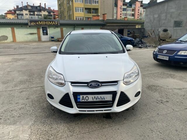 Белый Форд Фокус, объемом двигателя 1 л и пробегом 220 тыс. км за 5500 $, фото 1 на Automoto.ua