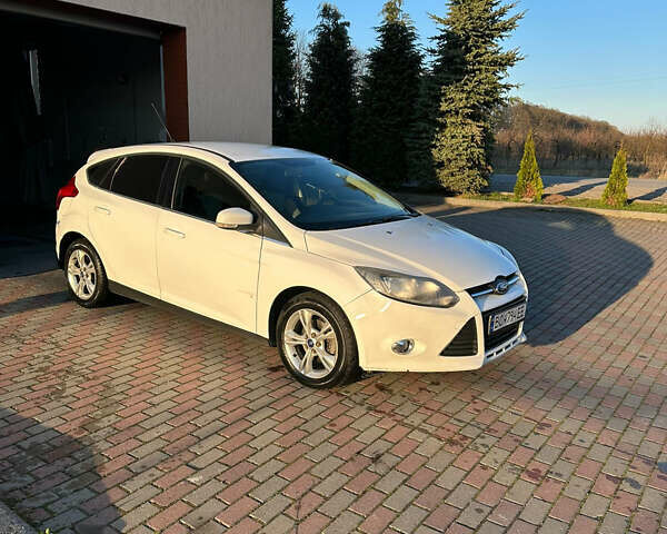 Белый Форд Фокус, объемом двигателя 1 л и пробегом 290 тыс. км за 5200 $, фото 1 на Automoto.ua
