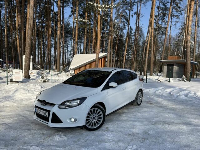 Белый Форд Фокус, объемом двигателя 1.6 л и пробегом 280 тыс. км за 7700 $, фото 1 на Automoto.ua