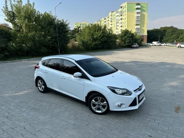 Белый Форд Фокус, объемом двигателя 1 л и пробегом 185 тыс. км за 4992 $, фото 1 на Automoto.ua