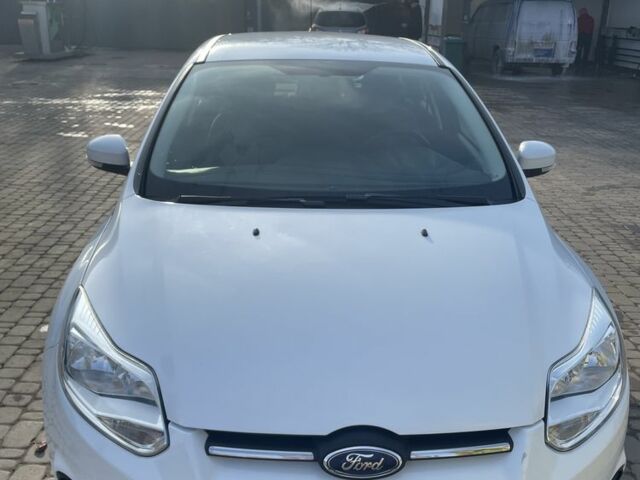 Белый Форд Фокус, объемом двигателя 1.6 л и пробегом 123 тыс. км за 7000 $, фото 1 на Automoto.ua