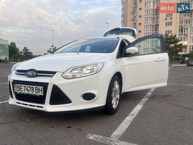Белый Форд Фокус, объемом двигателя 1 л и пробегом 158 тыс. км за 7450 $, фото 1 на Automoto.ua