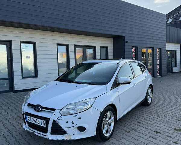Білий Форд Фокус, об'ємом двигуна 2 л та пробігом 300 тис. км за 5300 $, фото 1 на Automoto.ua