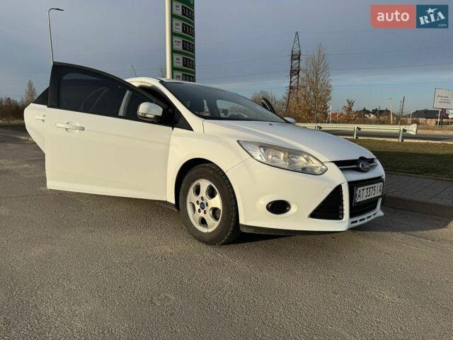 Белый Форд Фокус, объемом двигателя 1.6 л и пробегом 235 тыс. км за 8600 $, фото 1 на Automoto.ua