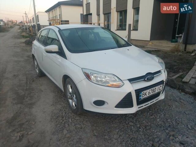 Білий Форд Фокус, об'ємом двигуна 2 л та пробігом 240 тис. км за 9000 $, фото 1 на Automoto.ua