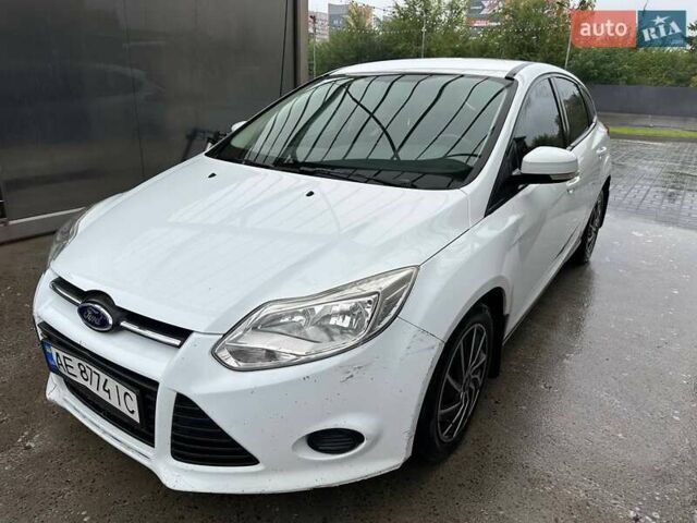 Белый Форд Фокус, объемом двигателя 1 л и пробегом 153 тыс. км за 5500 $, фото 1 на Automoto.ua