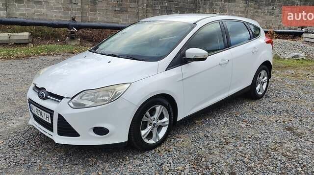 Форд Фокус 2014 в Киеве на Automoto.ua Белый Форд Фокус, объемом двигателя 2 л и пробегом 208 тыс. км за 5500 $, фото 1 на Automoto.ua