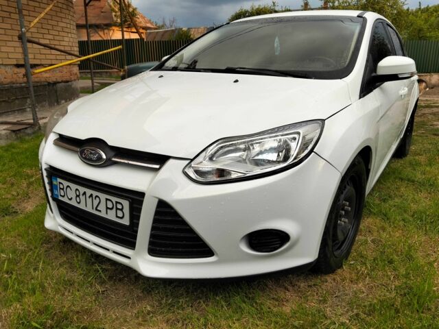 Белый Форд Фокус, объемом двигателя 1 л и пробегом 130 тыс. км за 6800 $, фото 1 на Automoto.ua