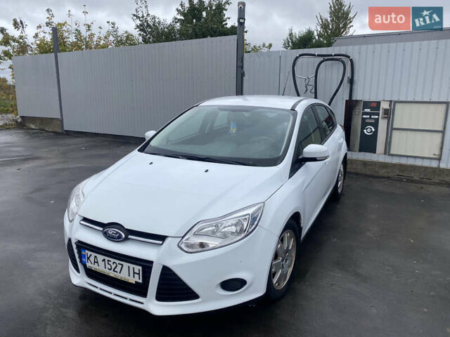 Белый Форд Фокус, объемом двигателя 1 л и пробегом 115 тыс. км за 8000 $, фото 1 на Automoto.ua