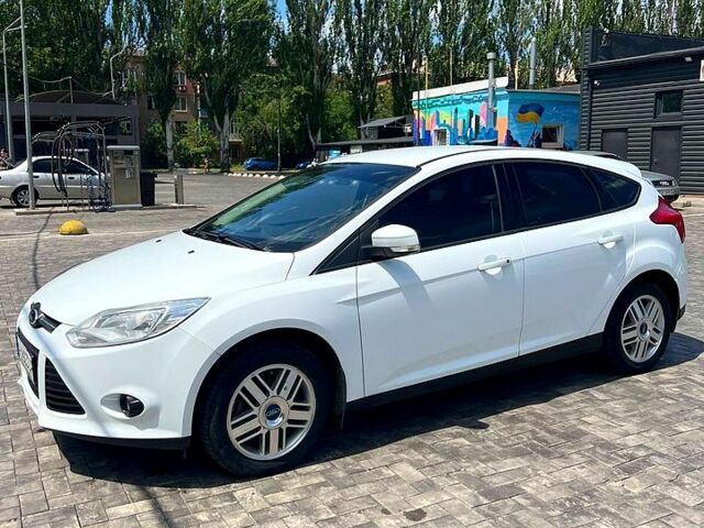 Белый Форд Фокус, объемом двигателя 1 л и пробегом 85 тыс. км за 6199 $, фото 1 на Automoto.ua