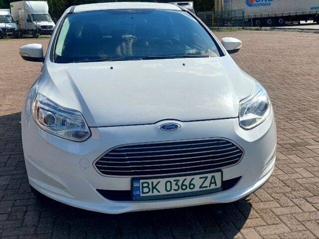 Білий Форд Фокус, об'ємом двигуна 0 л та пробігом 169 тис. км за 6300 $, фото 1 на Automoto.ua