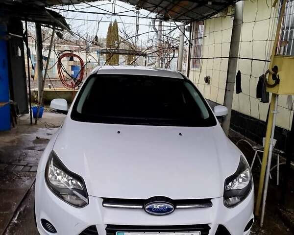 Белый Форд Фокус, объемом двигателя 1 л и пробегом 112 тыс. км за 5700 $, фото 1 на Automoto.ua