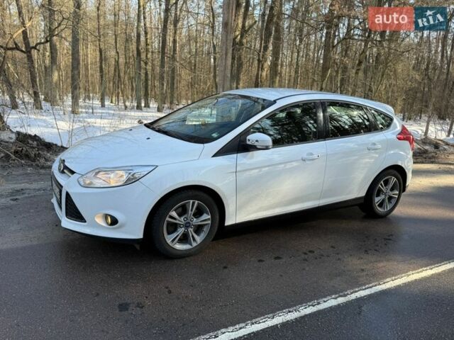 Белый Форд Фокус, объемом двигателя 2 л и пробегом 230 тыс. км за 8500 $, фото 1 на Automoto.ua