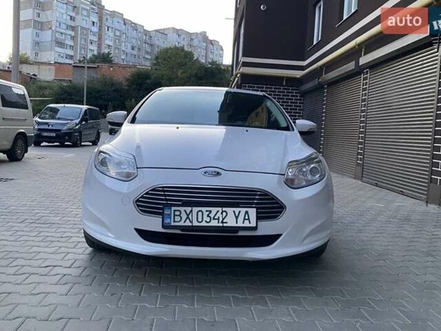 Білий Форд Фокус, об'ємом двигуна 0 л та пробігом 118 тис. км за 6300 $, фото 1 на Automoto.ua