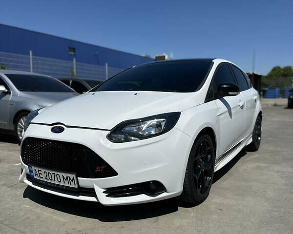 Білий Форд Фокус, об'ємом двигуна 2 л та пробігом 162 тис. км за 8100 $, фото 1 на Automoto.ua
