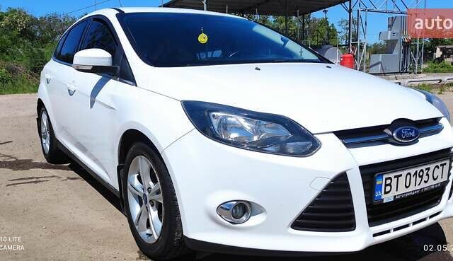 Белый Форд Фокус, объемом двигателя 1.6 л и пробегом 199 тыс. км за 8000 $, фото 1 на Automoto.ua