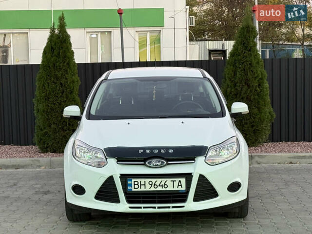 Форд Фокус 2014 в Одессе на Automoto.ua Белый Форд Фокус, объемом двигателя 1 л и пробегом 111 тыс. км за 5400 $, фото 1 на Automoto.ua