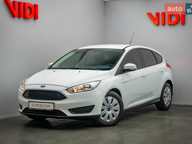 Білий Форд Фокус, об'ємом двигуна 1 л та пробігом 88 тис. км за 9788 $, фото 1 на Automoto.ua