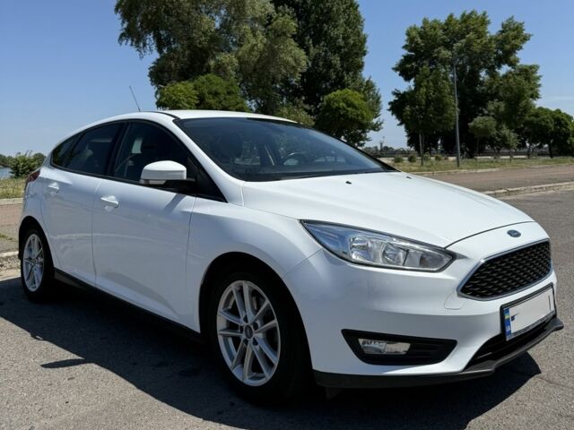 Білий Форд Фокус, об'ємом двигуна 1 л та пробігом 127 тис. км за 7500 $, фото 1 на Automoto.ua
