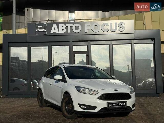 Белый Форд Фокус, объемом двигателя 1 л и пробегом 150 тыс. км за 8290 $, фото 1 на Automoto.ua