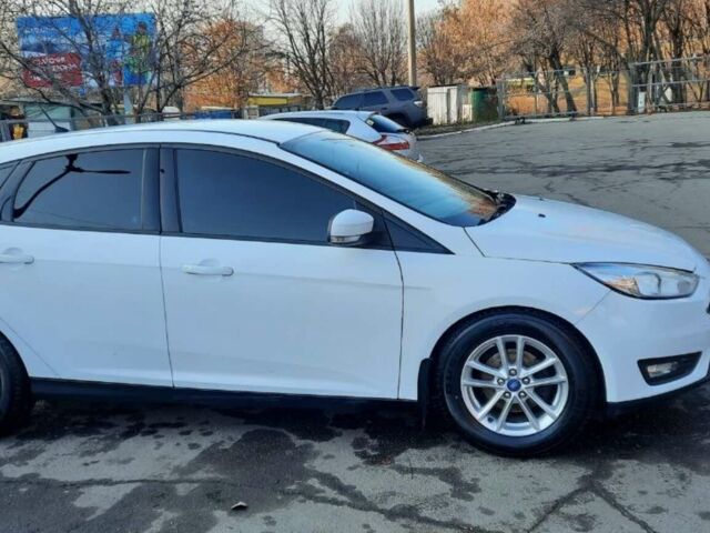 Белый Форд Фокус, объемом двигателя 1 л и пробегом 200 тыс. км за 7200 $, фото 1 на Automoto.ua