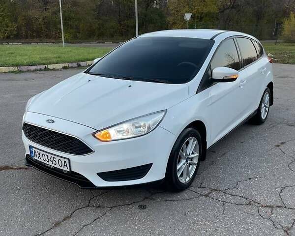 Белый Форд Фокус, объемом двигателя 2 л и пробегом 155 тыс. км за 8000 $, фото 1 на Automoto.ua
