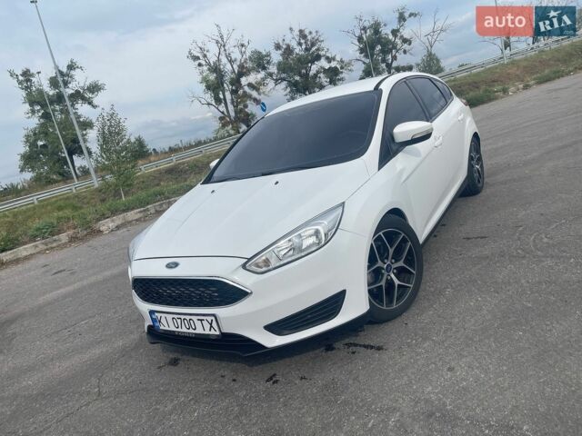 Белый Форд Фокус, объемом двигателя 2 л и пробегом 160 тыс. км за 6500 $, фото 1 на Automoto.ua