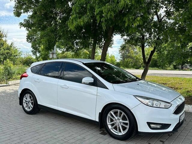 Белый Форд Фокус, объемом двигателя 1 л и пробегом 230 тыс. км за 7500 $, фото 1 на Automoto.ua