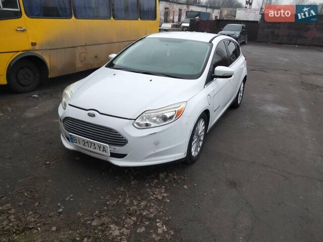 Белый Форд Фокус, объемом двигателя 0 л и пробегом 75 тыс. км за 6700 $, фото 1 на Automoto.ua