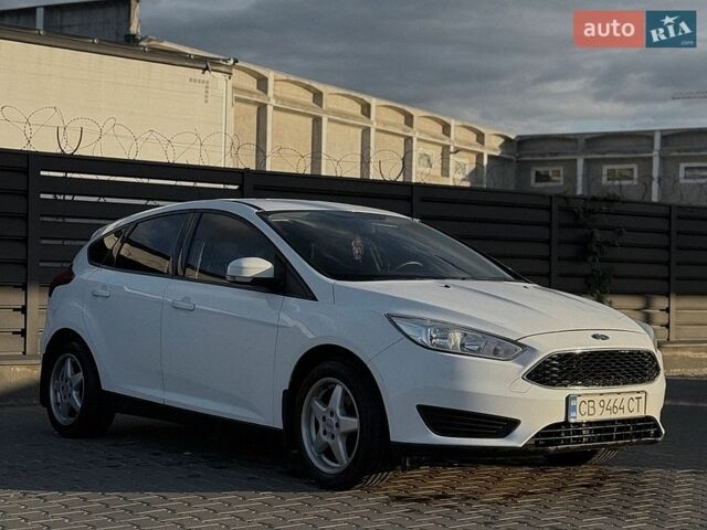Белый Форд Фокус, объемом двигателя 1 л и пробегом 180 тыс. км за 5000 $, фото 1 на Automoto.ua