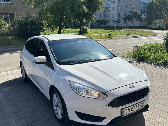 Білий Форд Фокус, об'ємом двигуна 2 л та пробігом 233 тис. км за 6000 $, фото 1 на Automoto.ua
