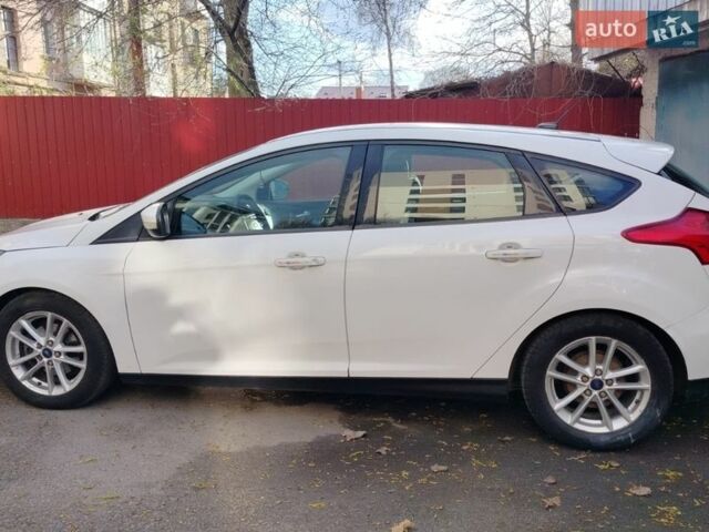Белый Форд Фокус, объемом двигателя 2 л и пробегом 237 тыс. км за 7000 $, фото 1 на Automoto.ua