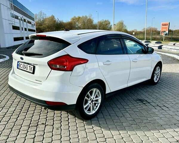 Білий Форд Фокус, об'ємом двигуна 2 л та пробігом 220 тис. км за 8000 $, фото 1 на Automoto.ua