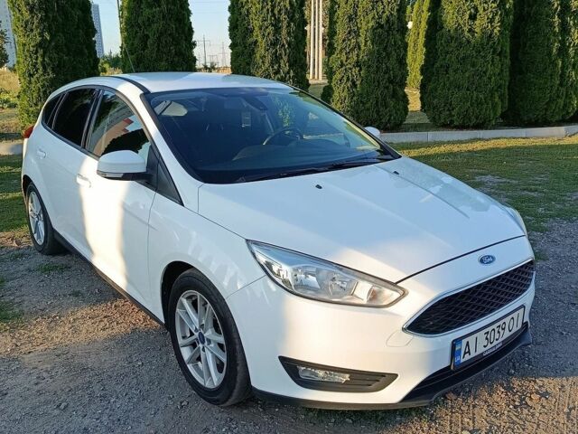 Білий Форд Фокус, об'ємом двигуна 1 л та пробігом 180 тис. км за 7500 $, фото 1 на Automoto.ua