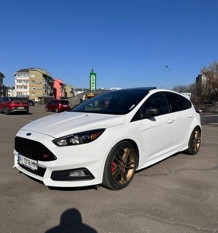 Белый Форд Фокус, объемом двигателя 2 л и пробегом 119 тыс. км за 11500 $, фото 1 на Automoto.ua