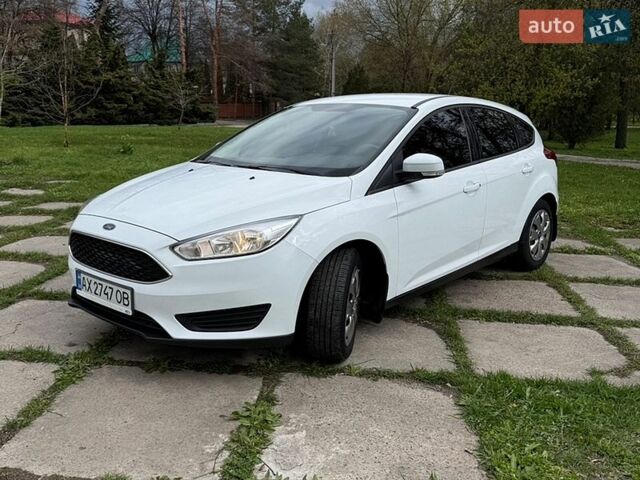 Білий Форд Фокус, об'ємом двигуна 1.6 л та пробігом 105 тис. км за 9800 $, фото 1 на Automoto.ua