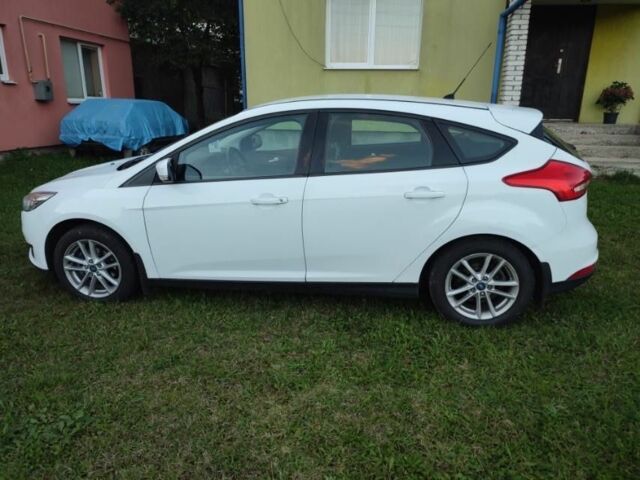 Белый Форд Фокус, объемом двигателя 1 л и пробегом 124 тыс. км за 8100 $, фото 1 на Automoto.ua