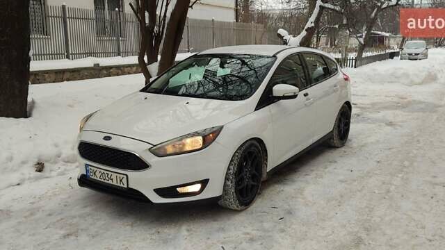 Білий Форд Фокус, об'ємом двигуна 2 л та пробігом 162 тис. км за 8999 $, фото 1 на Automoto.ua
