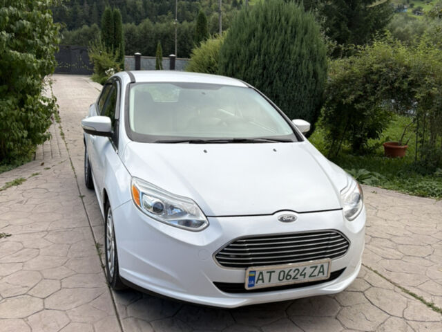 Білий Форд Фокус, об'ємом двигуна 0 л та пробігом 68 тис. км за 9900 $, фото 1 на Automoto.ua