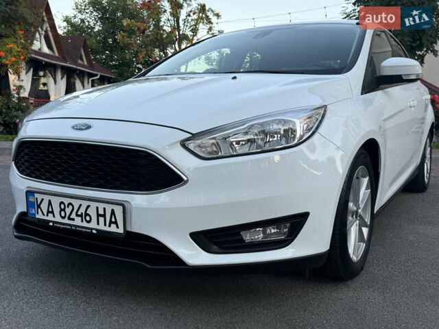 Белый Форд Фокус, объемом двигателя 1 л и пробегом 57 тыс. км за 10900 $, фото 1 на Automoto.ua