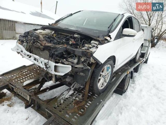 Білий Форд Фокус, об'ємом двигуна 2 л та пробігом 200 тис. км за 3600 $, фото 1 на Automoto.ua