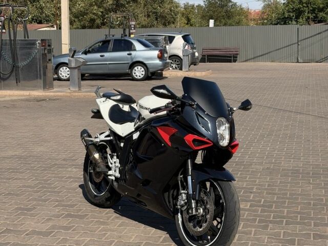 Білий Форд Фокус, об'ємом двигуна 1.5 л та пробігом 180 тис. км за 8000 $, фото 1 на Automoto.ua