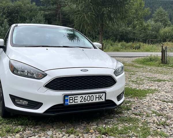 Белый Форд Фокус, объемом двигателя 2 л и пробегом 158 тыс. км за 9900 $, фото 1 на Automoto.ua