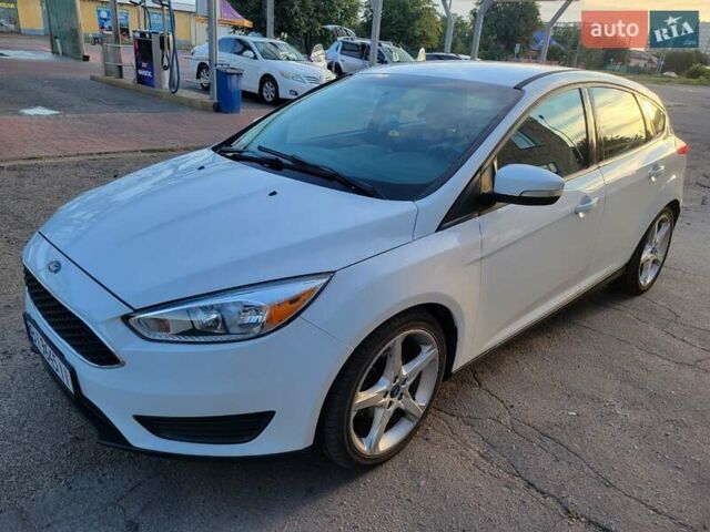 Белый Форд Фокус, объемом двигателя 2 л и пробегом 130 тыс. км за 8500 $, фото 1 на Automoto.ua