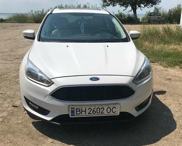 Белый Форд Фокус, объемом двигателя 2 л и пробегом 150 тыс. км за 10000 $, фото 1 на Automoto.ua