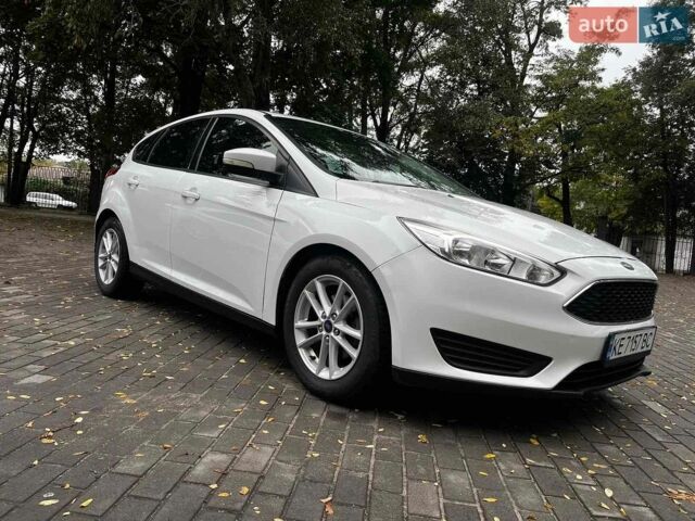 Белый Форд Фокус, объемом двигателя 2 л и пробегом 100 тыс. км за 8500 $, фото 1 на Automoto.ua
